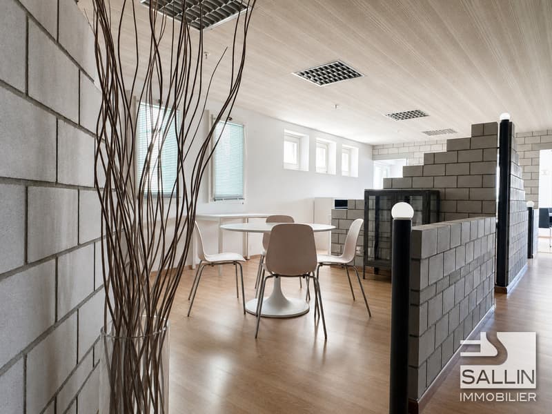 Bright administrative surface open space of approx. 140 m² (2)
