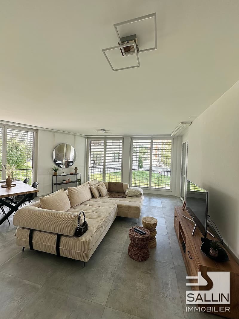 Spacieux appartement récent de 2½ pièces (3)