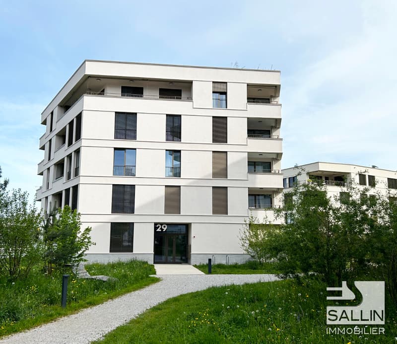 Spacieux appartement récent de 2½ pièces (1)