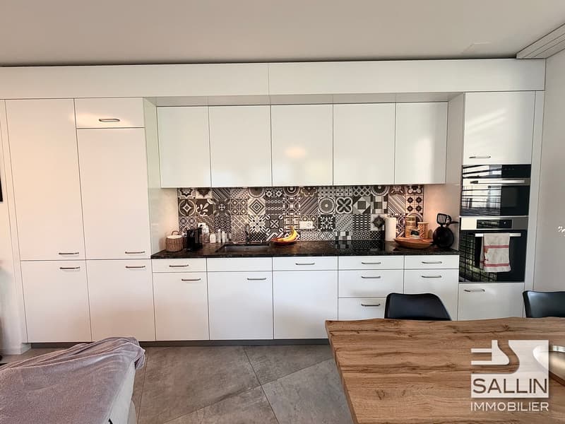 Spacieux appartement récent de 2½ pièces (4)