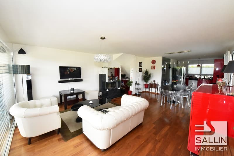 Spacieuse maison de 4½ pièces avec jardin et 2 pl. de parc extérieures (1)