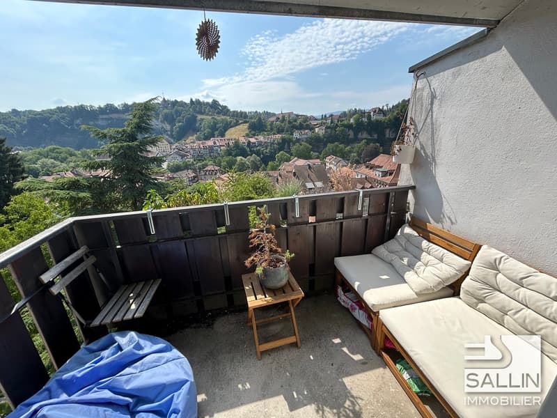 Renovated 3½ room duplex apartment at the entrance of the lower town (5)