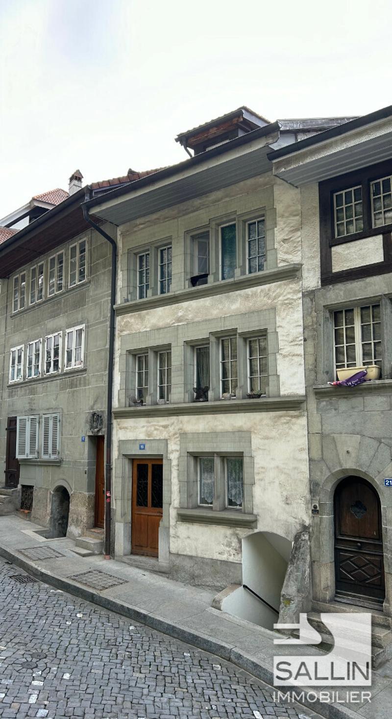 Renovated 3½ room duplex apartment at the entrance of the lower town (2)