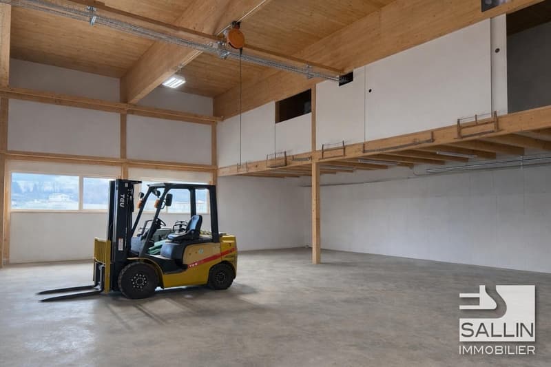 Magazzino industriale di ca. 445 m² con appartamento di 5½ locali (9)