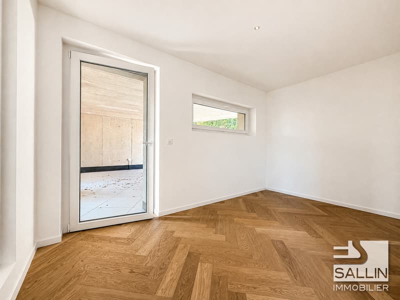 ATTIQUE DE 4½ PIECES AVEC TRES GRANDES TERRASSES (12)
