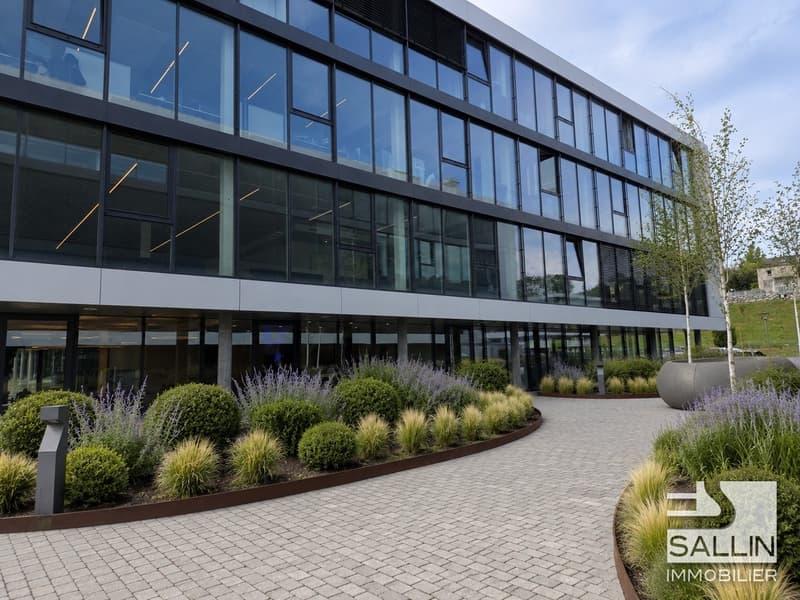 Surfaces admin. récentes de 60 à 360 m² situées au rez & 1er étage (9)