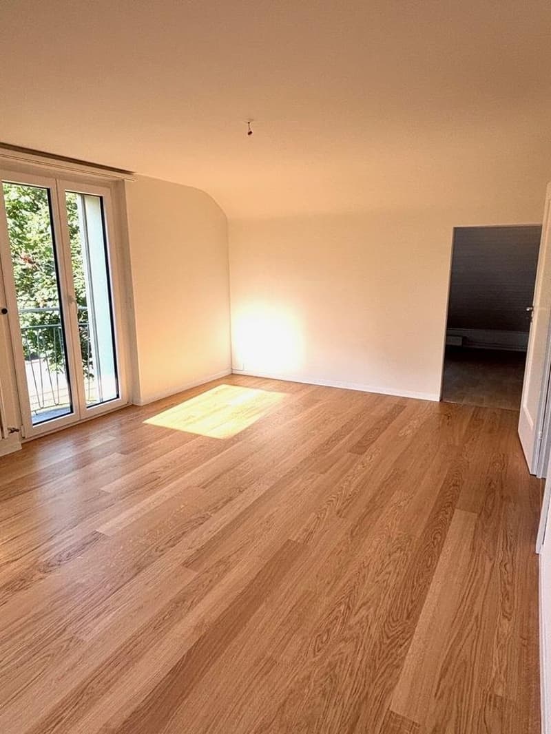 Helle Dachwohnung auf dem Bruderholz - mit ZEV (2)