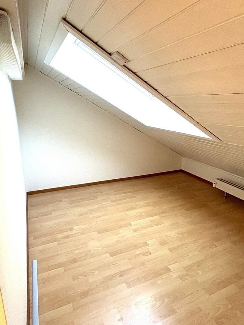 Helle Dachwohnung auf dem Bruderholz - mit ZEV (4)