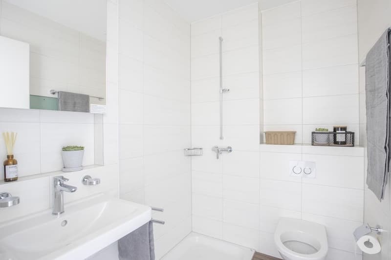 Badezimmer mit Dusche