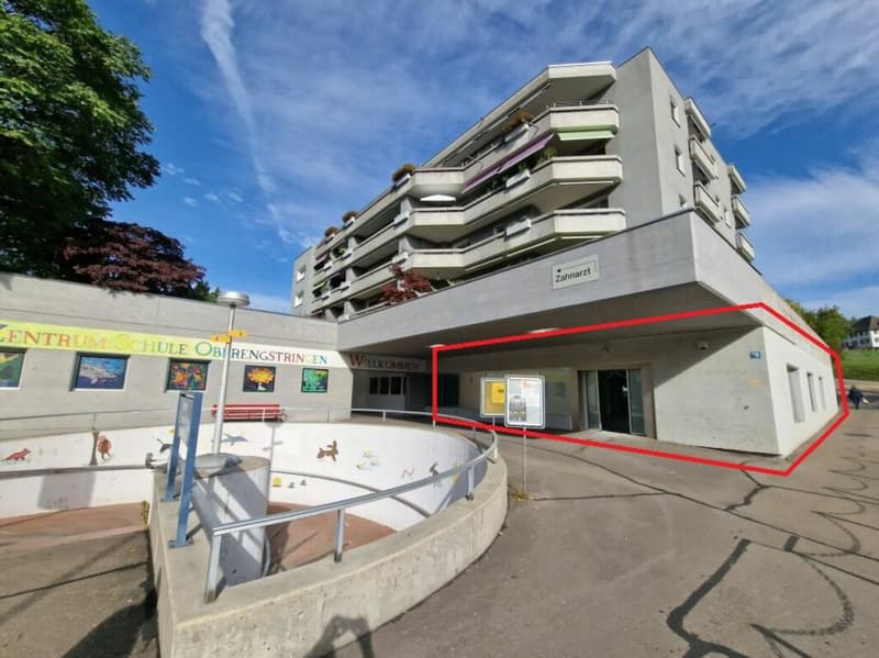 Immobile commerciale, situato al centro di Oberengstringen (1)