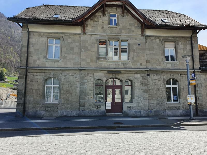 Eingang AG Näfels-Mollis.jpg