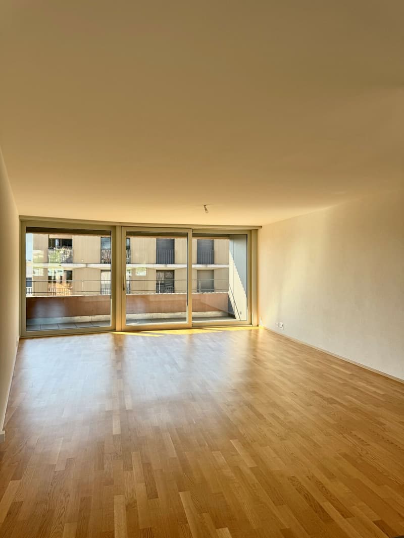 1. Sallon.jpg