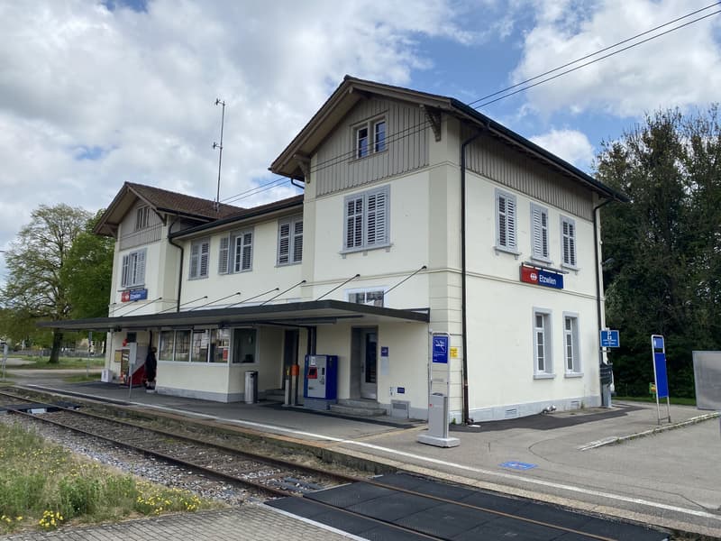 Aussenansicht_Banhhofsgebäude_0.jpeg
