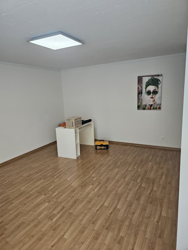 Spazio commerciale situato in centro in affitto (4)