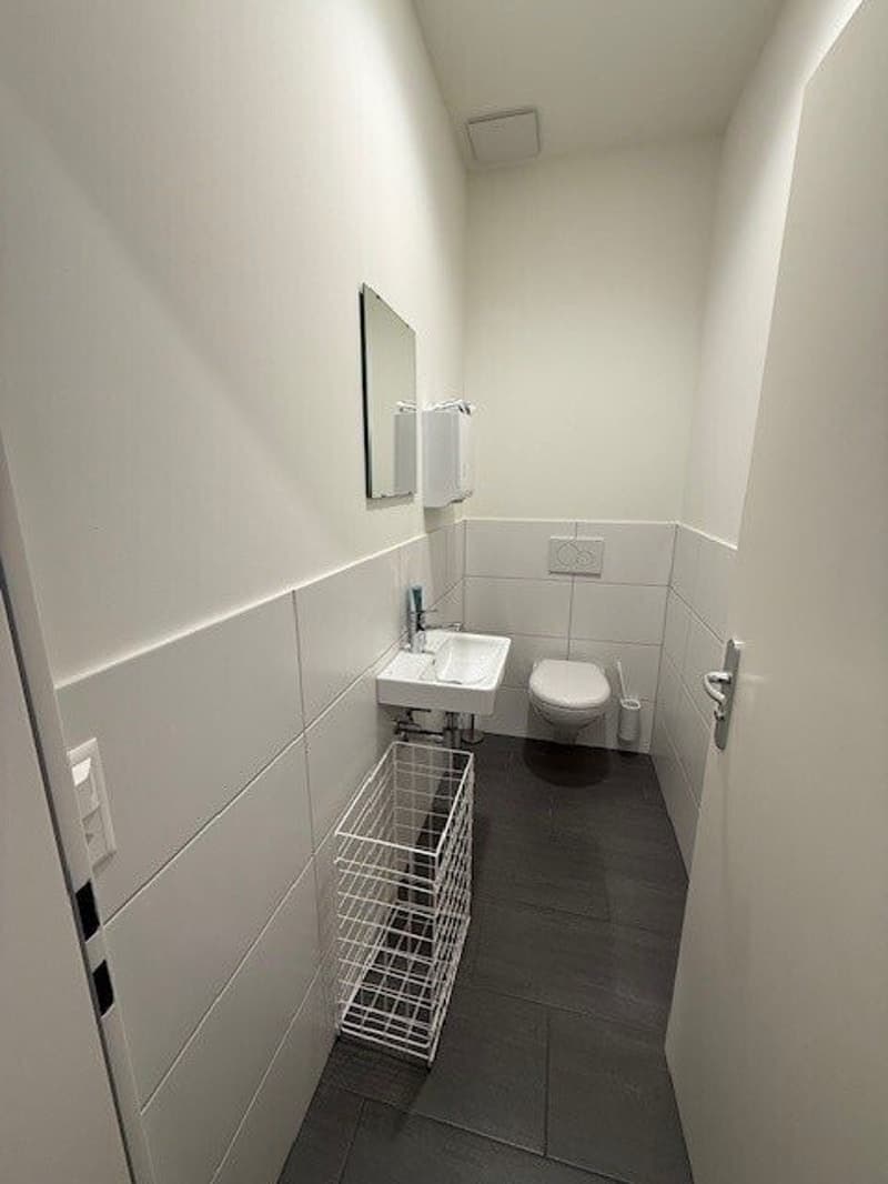 WC Damen.jpg
