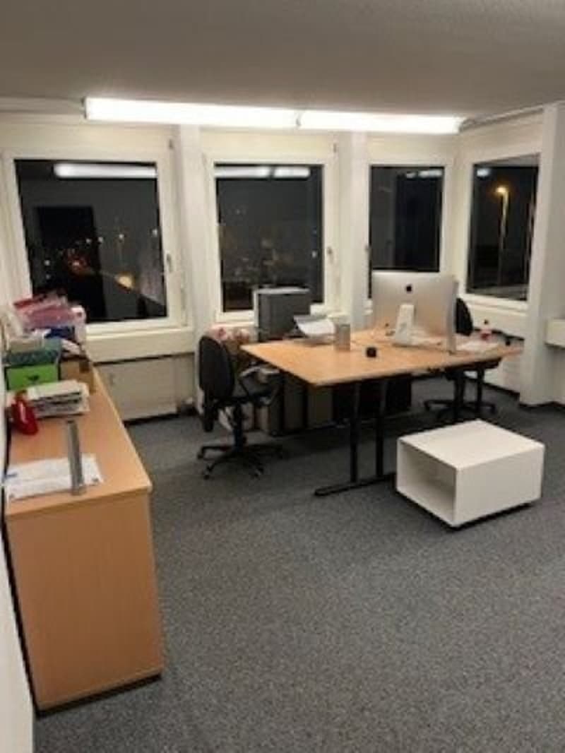 Büro 1