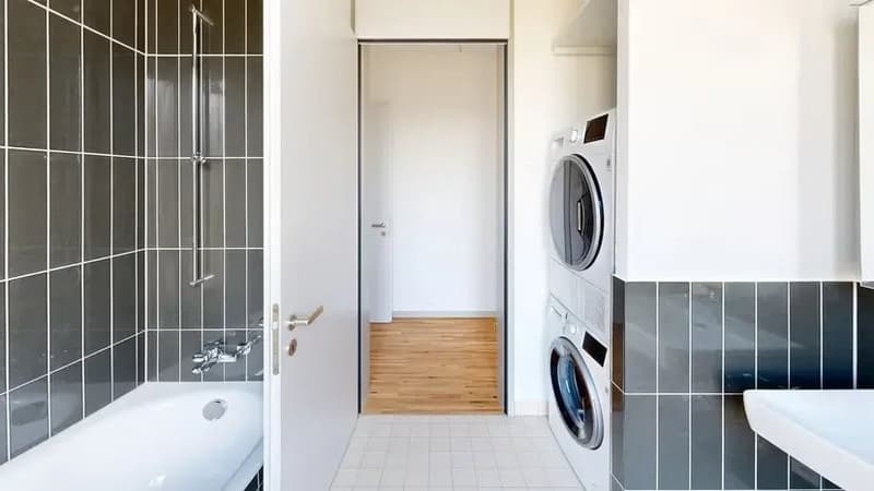Bathroom_1.webp