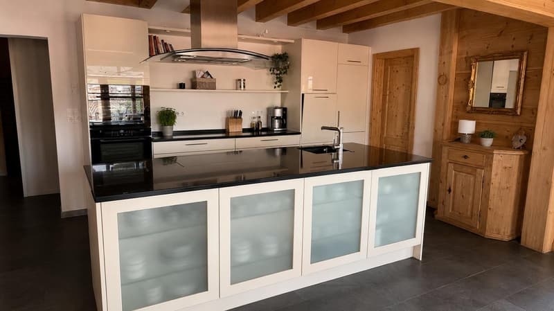 3 Familienhaus mit Pferdestall, Reitplatz, Naturpool und Überlaufbecken (7)