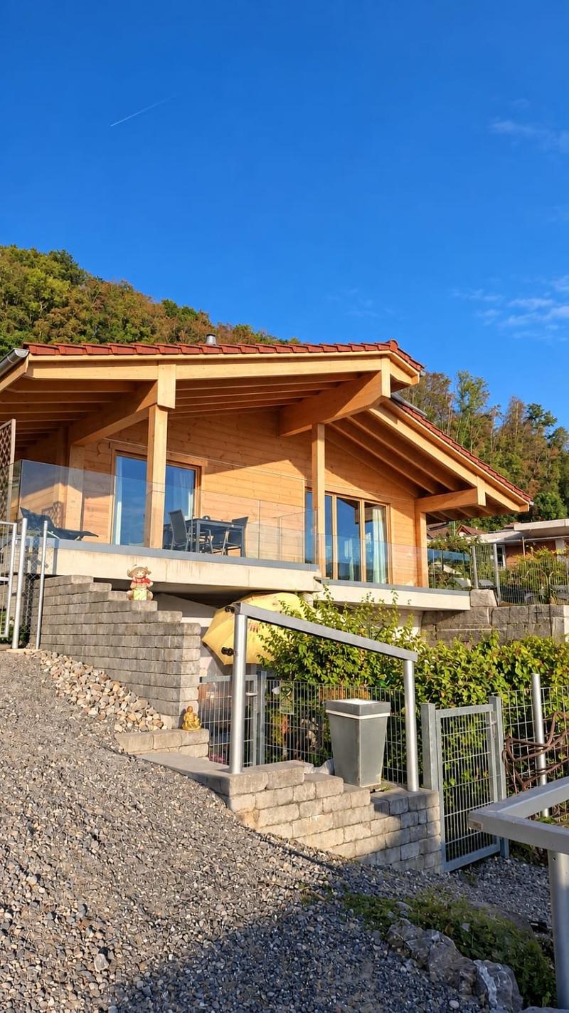 Modernes Holzhaus mit Charme – flexibel nutzbar als Einfamilienhaus oder mit Einliegerwohnung (1)