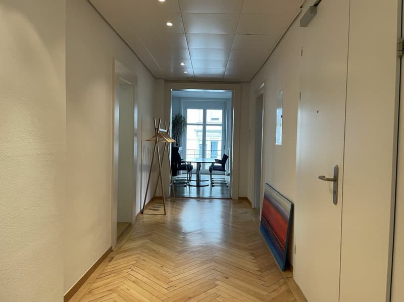 Bureaux de représentation dans un immeuble ancien à Seefeld à louer (4)