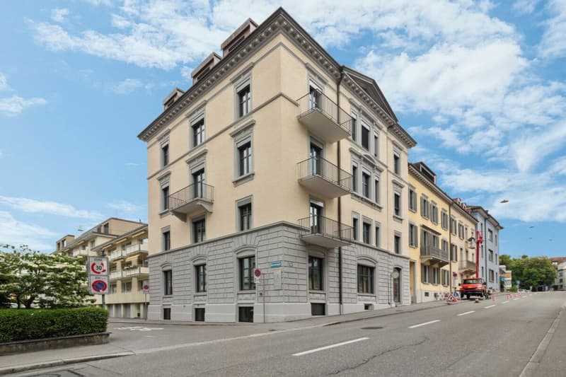 Bureaux de représentation dans un immeuble ancien à Seefeld à louer (1)