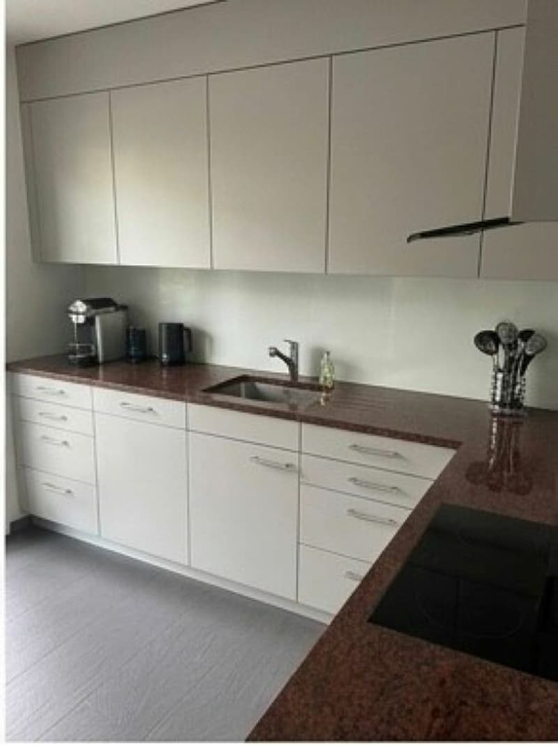 Befristete helle 5.0-Zimmer-Wohnung in Kilchberg mit sehr schöner Seesicht (4)