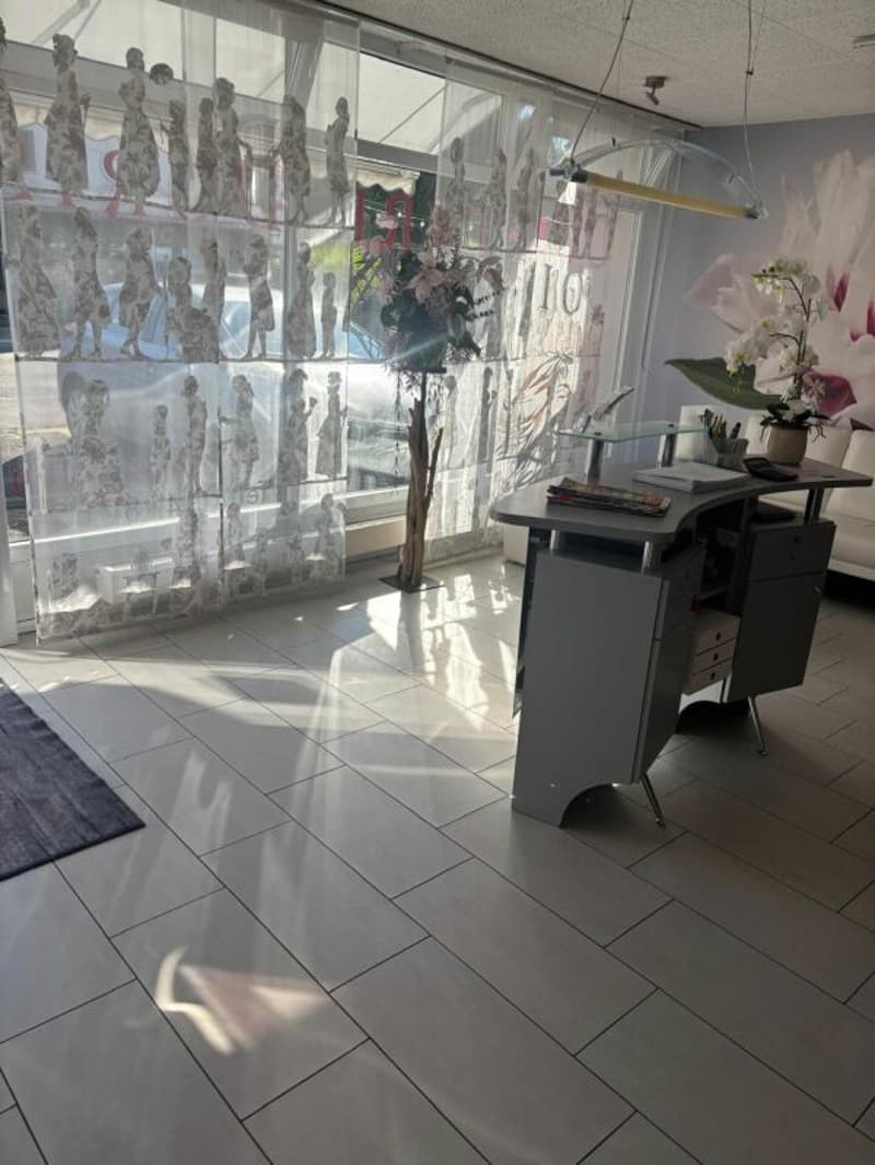74 m2 d'espace commercial à Dübendorf limité jusqu'au 30 juin 2028 (4)