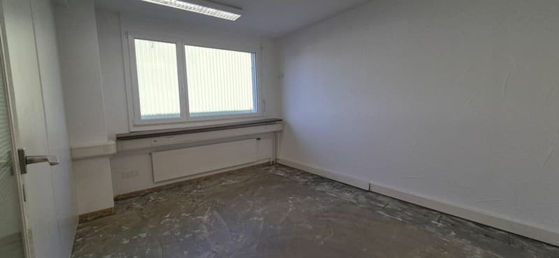 Attraktive, grosszügige Gewerbefläche an zentraler Lage in Bachenbülach Kopie (3)