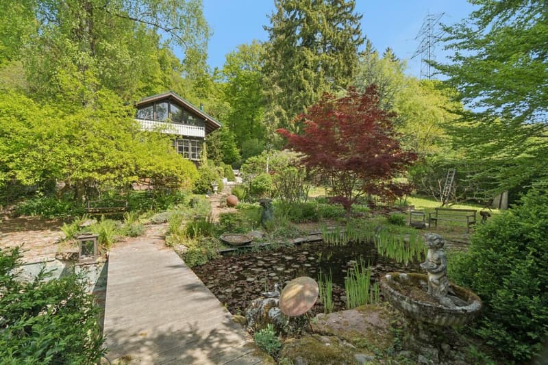 Charming house, great quality of life - green oasis in Zurich (1)
