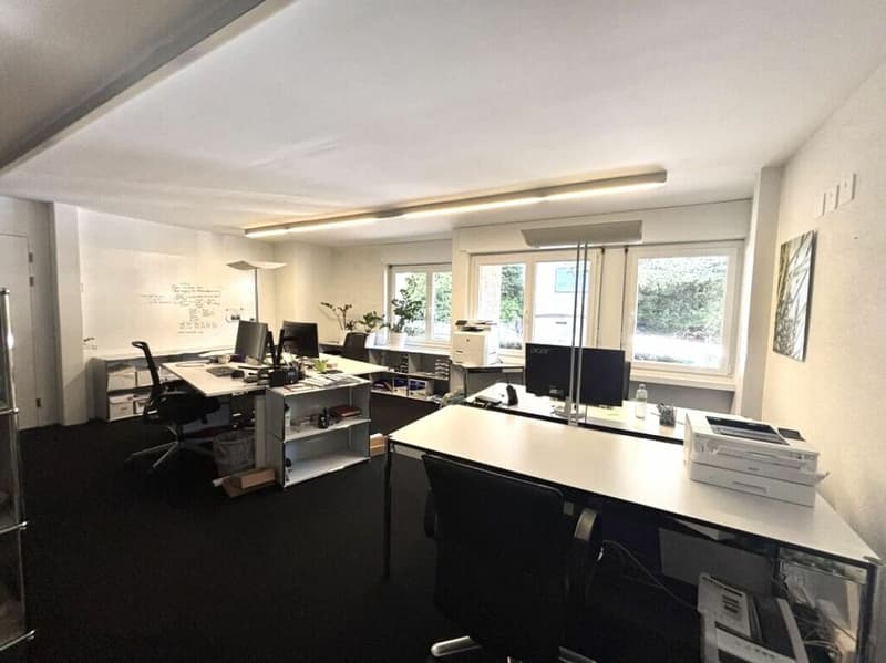 Prêt pour les affaires - Espace de bureau élégant avec une accessibilité exceptionnelle (1)