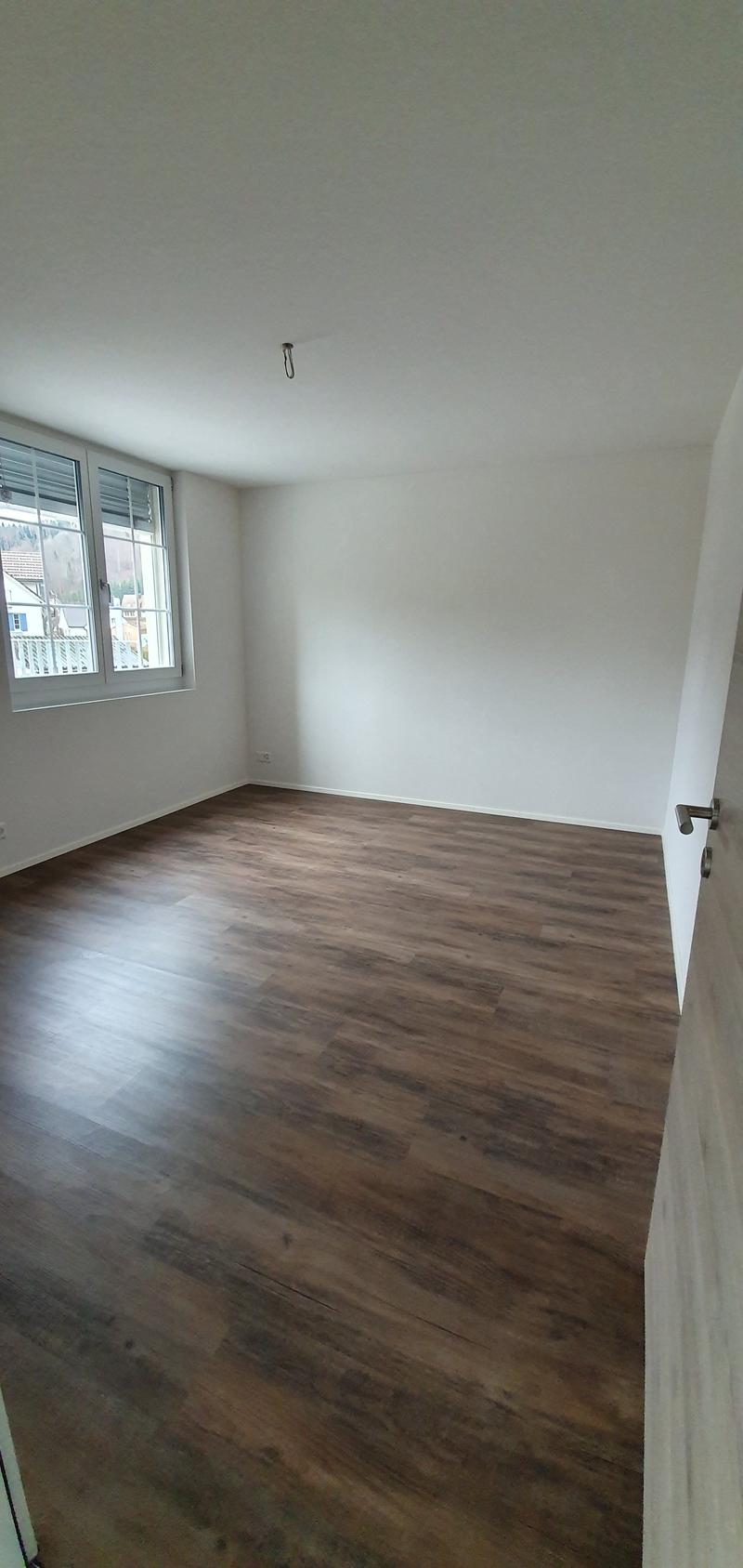 Moderne 4.5-Zimmer-Wohnung im Erdgeschoss in Bauma (6)