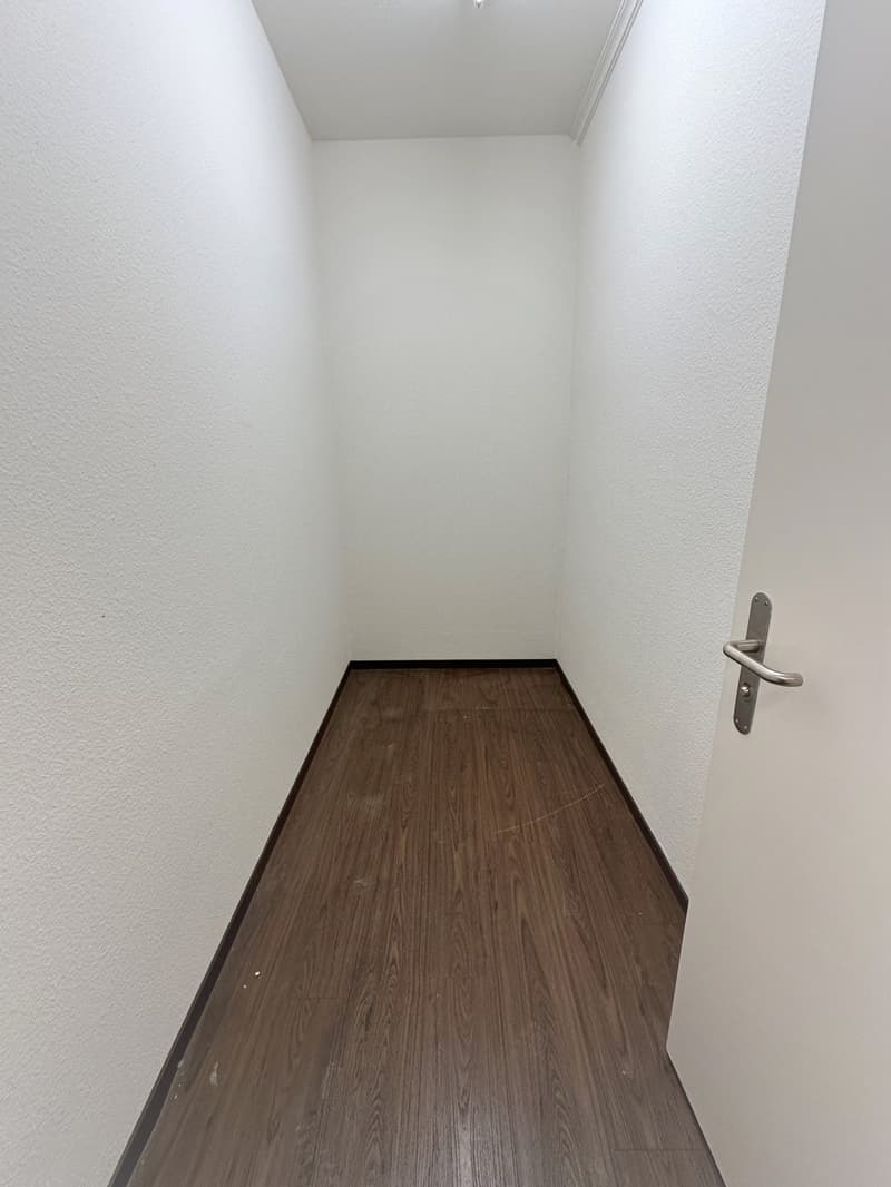 Als Wohnung oder stilles Gewerbe geeignet (8)