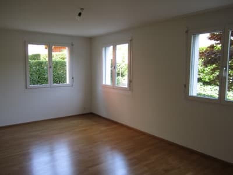 Attractive 4-room apartment in a quiet residential area (5)