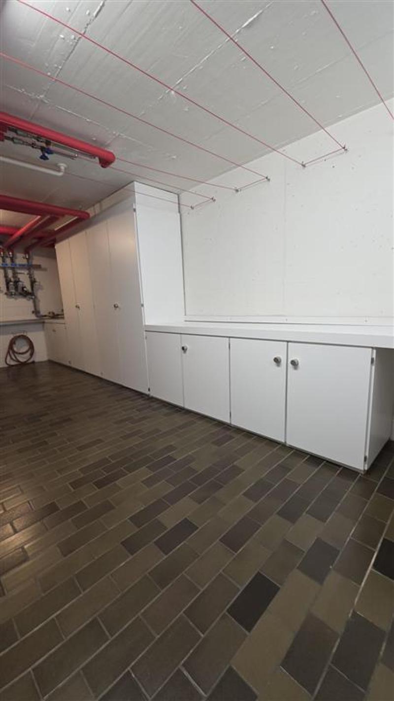 Un foyer pour tous ceux qui apprécient un espace de vie spacieux et un emplacement privilégié. (23)