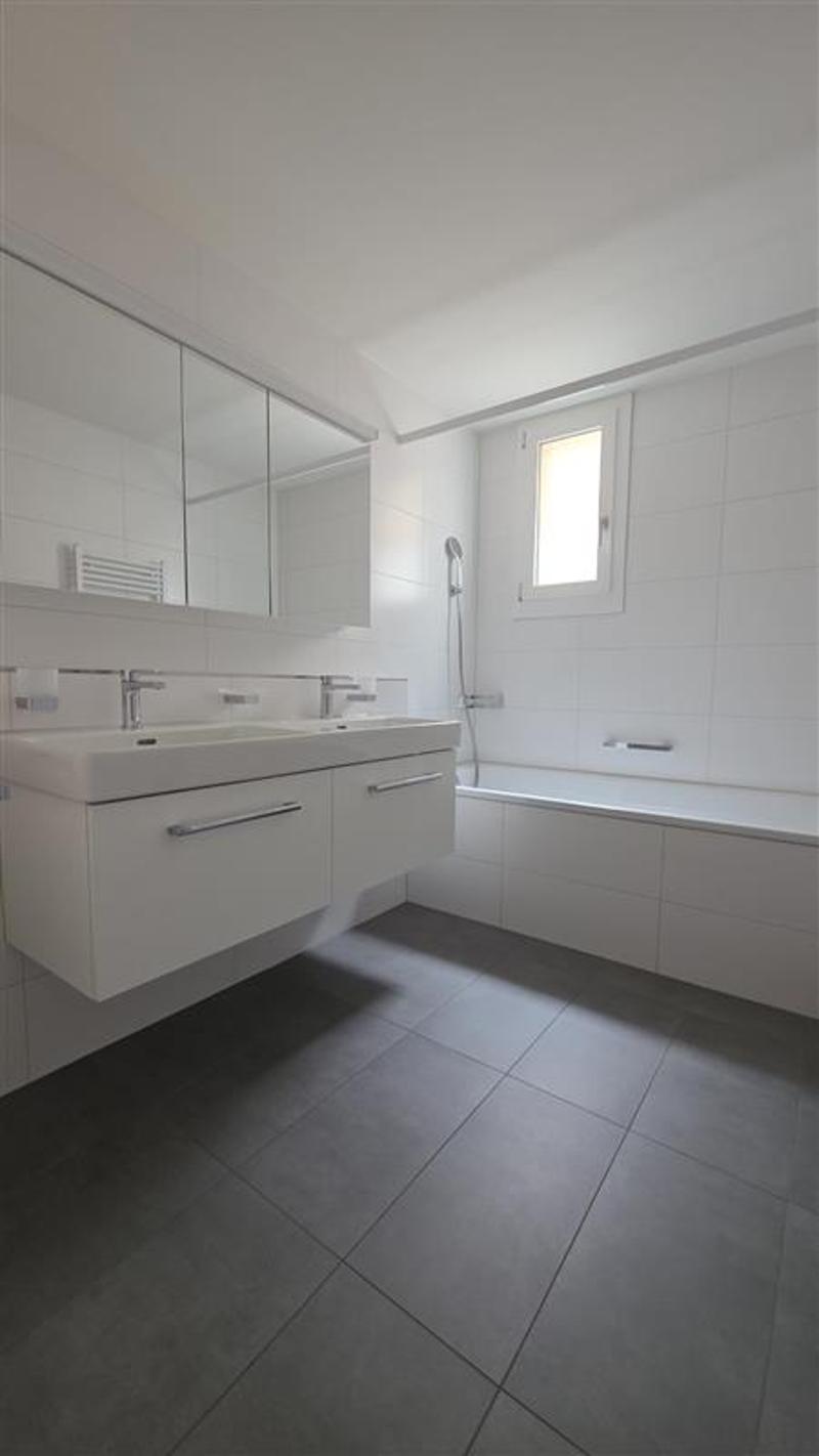 Un foyer pour tous ceux qui apprécient un logement spacieux et un emplacement privilégié. (13)