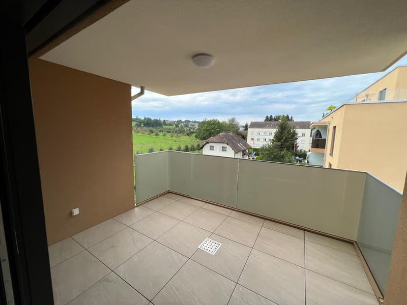 Moderne 2.5-Zimmer-Wohnung mit Balkon in Amriswil (1)