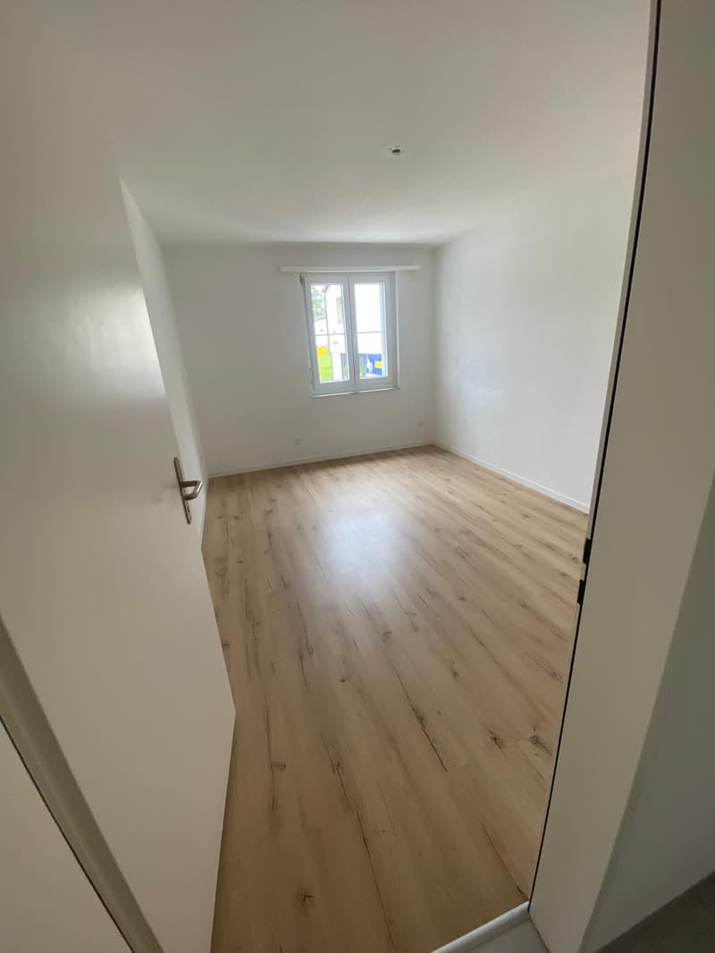 Zentrale, helle 4.5-Zimmer-Wohnung in Egnach – modern und ruhig (3)