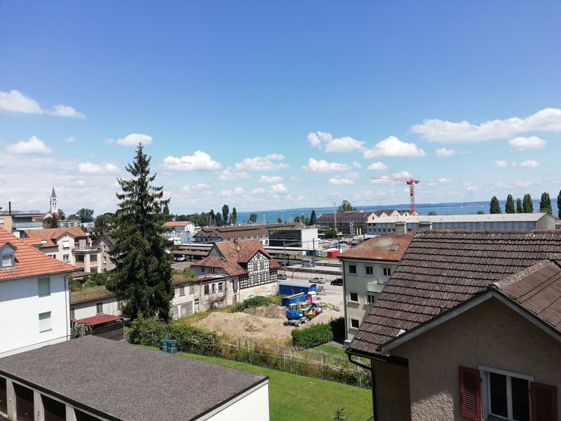 Exklusive 3.5-Zimmer-Wohnung mit Seesicht (1)