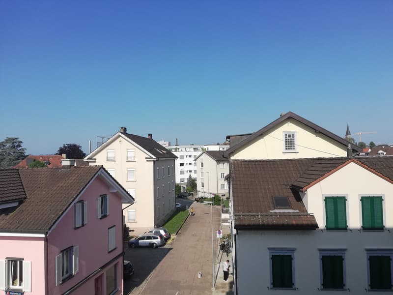 Exklusive 3.5-Zimmer-Wohnung mit Seesicht (3)