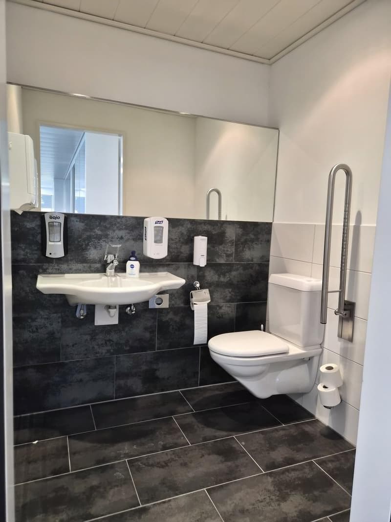 Extended area of 112m2 in the heart of Kloten! (4)