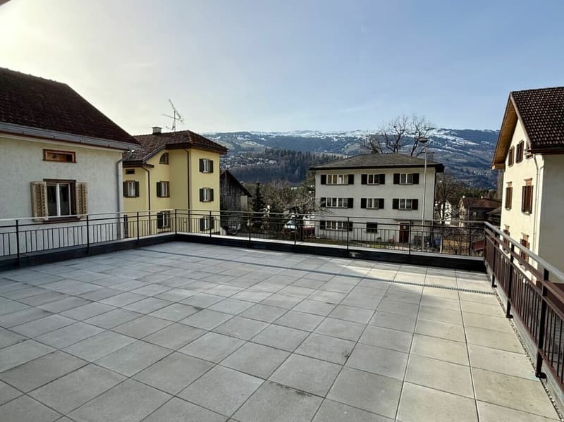 Appartement 4 pièces avec vue sur les montagnes (2)
