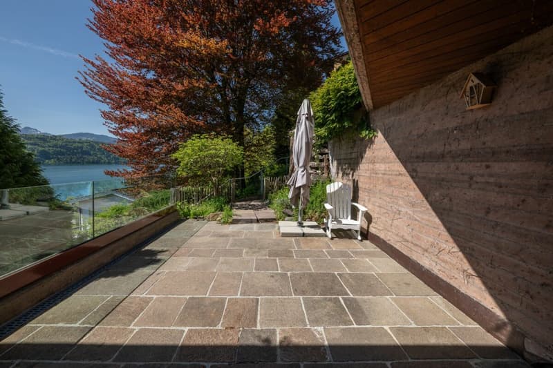 Appartement spacieux avec vue sur le lac et concept de pièces réfléchi (2)