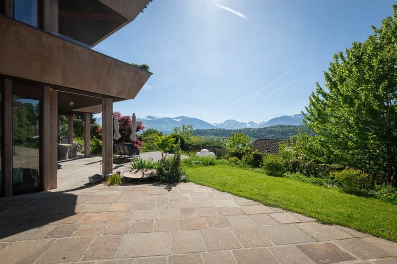 Spacious garden apartment with panoramic views and high-quality living comfort (1)