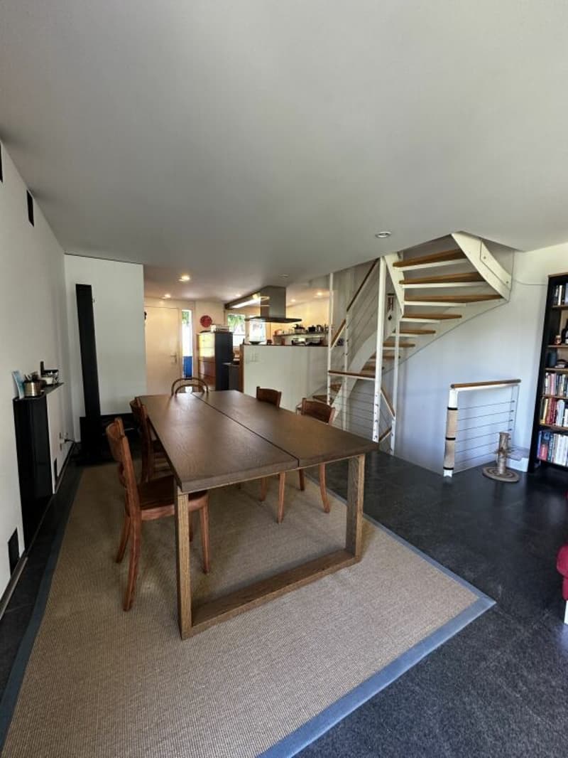 Maison de rangée dans un quartier résidentiel central et ensoleillé (3)