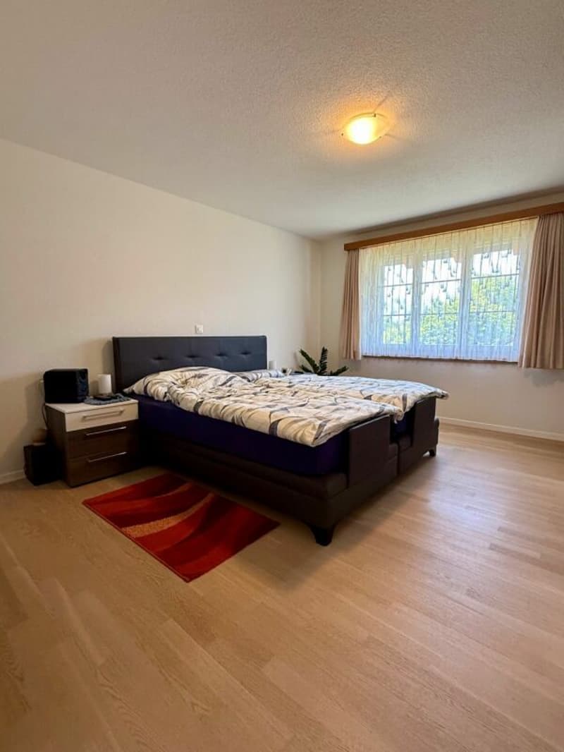 7.5-Zimmer-Doppeleinfamilienhaus an ruhiger Wohnlage (4)