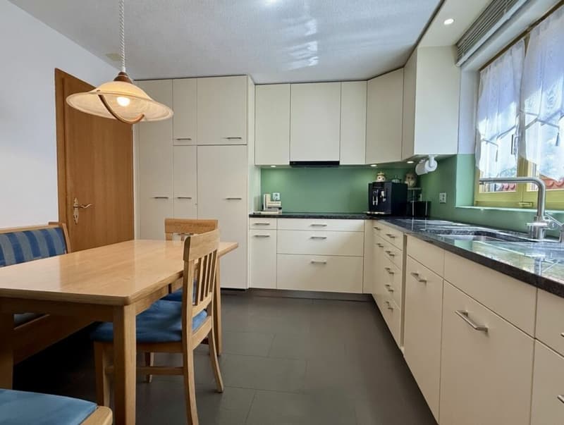 7.5-Zimmer-Doppeleinfamilienhaus an ruhiger Wohnlage (2)