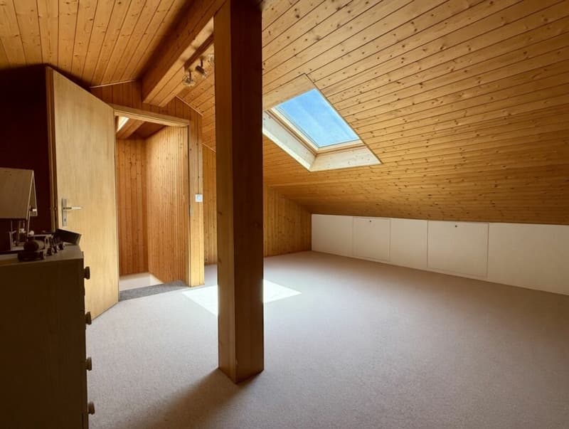 6.5-Room Row House in a Preferred Residential Area (6)