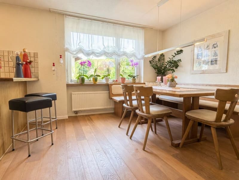 6.5-Room Row House in a Preferred Residential Area (3)
