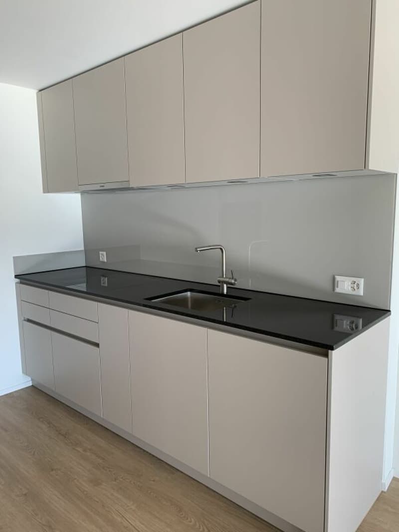 Neuwertige, moderne 2.5-Zimmer-Wohnung in der Überbauung SONNENBÜEL in Eschenbach (2)