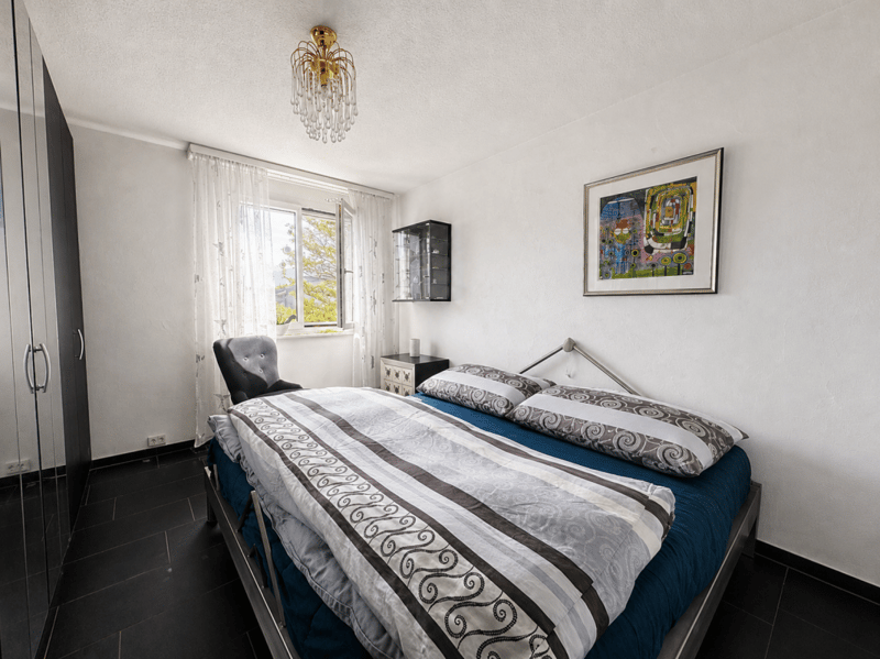Modernisierte 4.5-Zimmer-Wohnung mit Weitsicht (4)